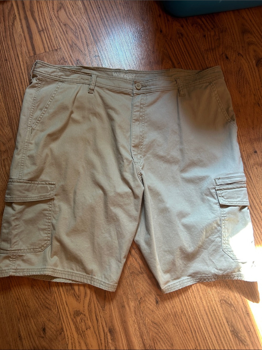 Wrangler Men's Nash Solid Cargo Shorts  ✨3/$25 SALE✨